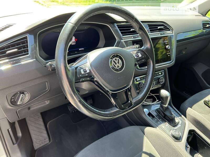 Внедорожник / Кроссовер Volkswagen Tiguan 2017 в Мукачево