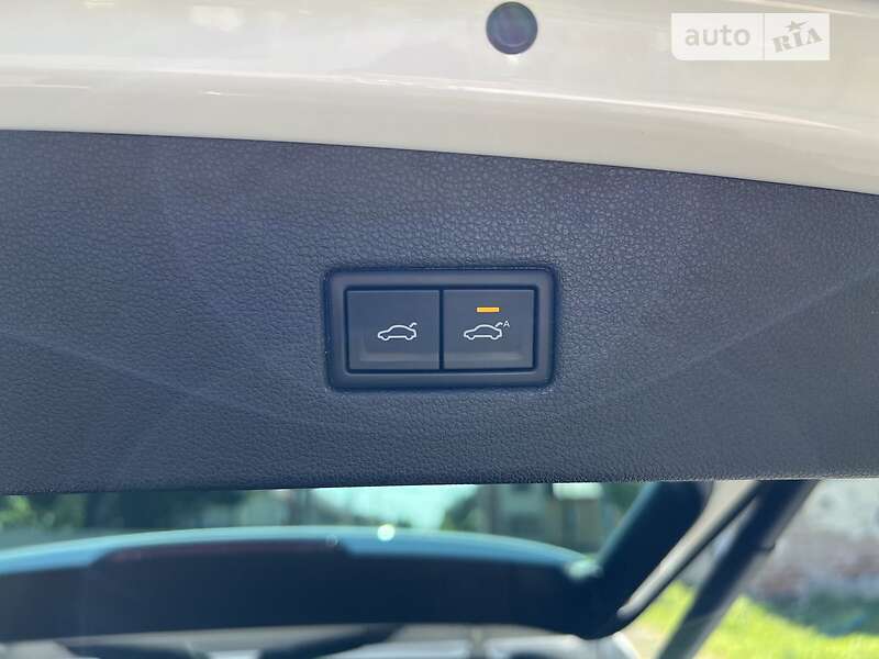 Внедорожник / Кроссовер Volkswagen Tiguan 2017 в Мукачево