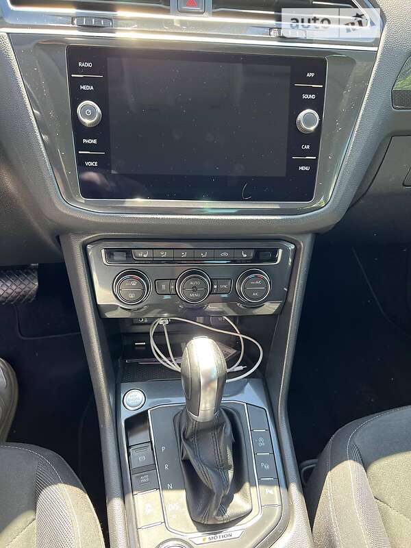 Внедорожник / Кроссовер Volkswagen Tiguan 2017 в Мукачево