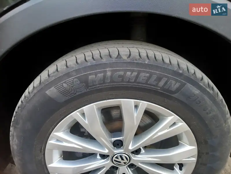 Volkswagen Tiguan 2018 VIN WVGZZZ5NZJW432202 фото оголошення 15 з 59