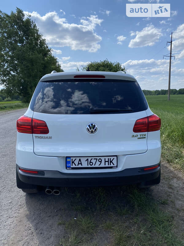 Внедорожник / Кроссовер Volkswagen Tiguan 2014 в Казатине