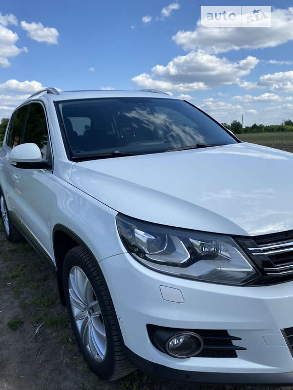 Внедорожник / Кроссовер Volkswagen Tiguan 2014 в Казатине