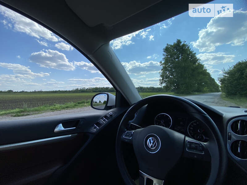 Внедорожник / Кроссовер Volkswagen Tiguan 2014 в Казатине