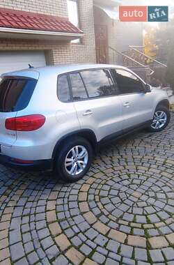 Внедорожник / Кроссовер Volkswagen Tiguan 2014 в Харькове