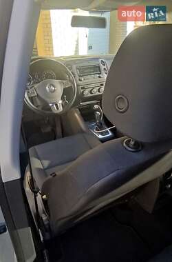 Внедорожник / Кроссовер Volkswagen Tiguan 2014 в Харькове