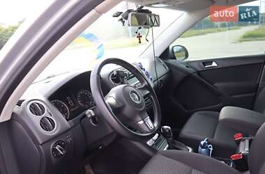 Внедорожник / Кроссовер Volkswagen Tiguan 2011 в 