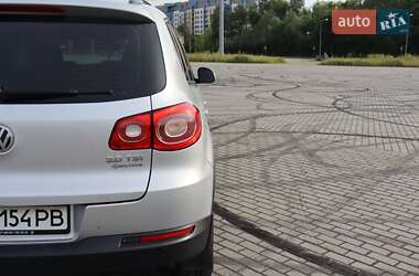 Внедорожник / Кроссовер Volkswagen Tiguan 2011 в 
