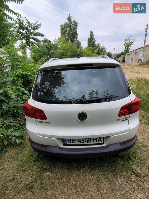 Внедорожник / Кроссовер Volkswagen Tiguan 2012 в Херсоне