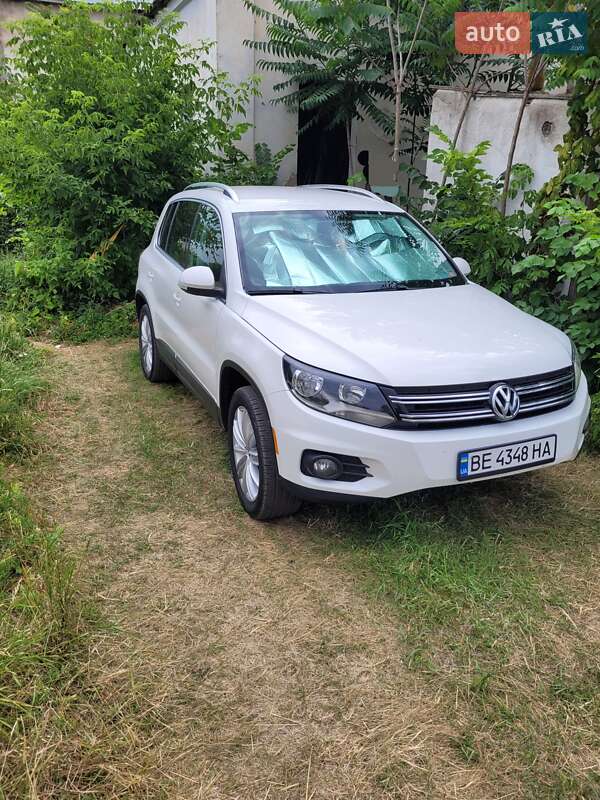 Внедорожник / Кроссовер Volkswagen Tiguan 2012 в Херсоне