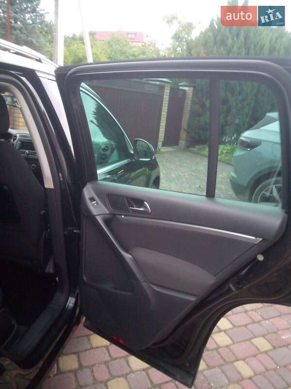 Внедорожник / Кроссовер Volkswagen Tiguan 2012 в Львове