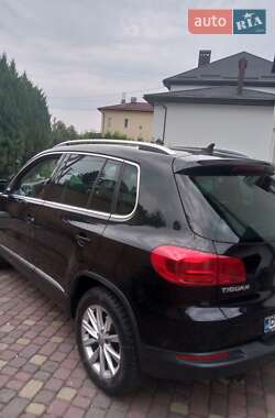 Внедорожник / Кроссовер Volkswagen Tiguan 2012 в 