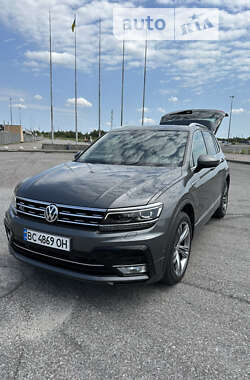 Позашляховик / Кросовер Volkswagen Tiguan 2016 в Львові