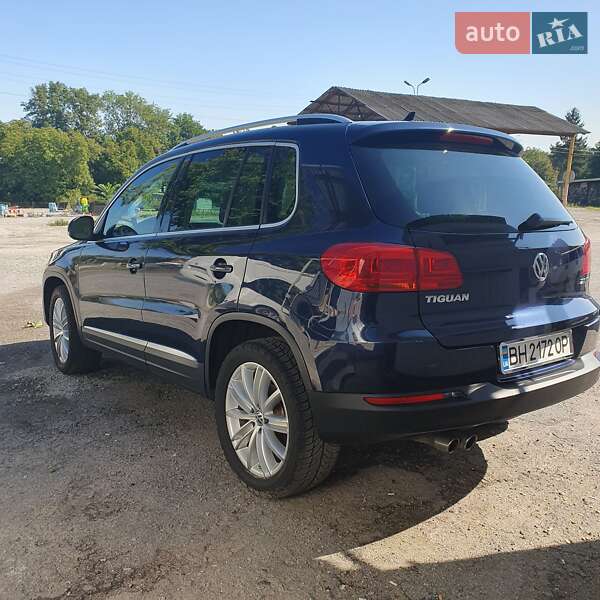 Внедорожник / Кроссовер Volkswagen Tiguan 2015 в Каменец-Подольском