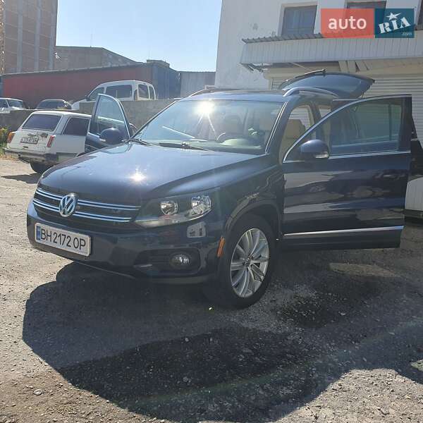 Внедорожник / Кроссовер Volkswagen Tiguan 2015 в Каменец-Подольском