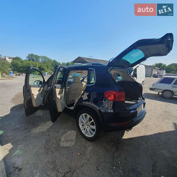 Внедорожник / Кроссовер Volkswagen Tiguan 2015 в Каменец-Подольском