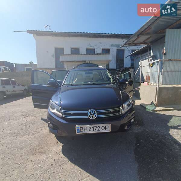 Внедорожник / Кроссовер Volkswagen Tiguan 2015 в Каменец-Подольском