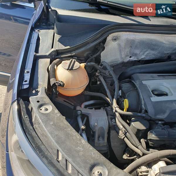 Внедорожник / Кроссовер Volkswagen Tiguan 2015 в Каменец-Подольском