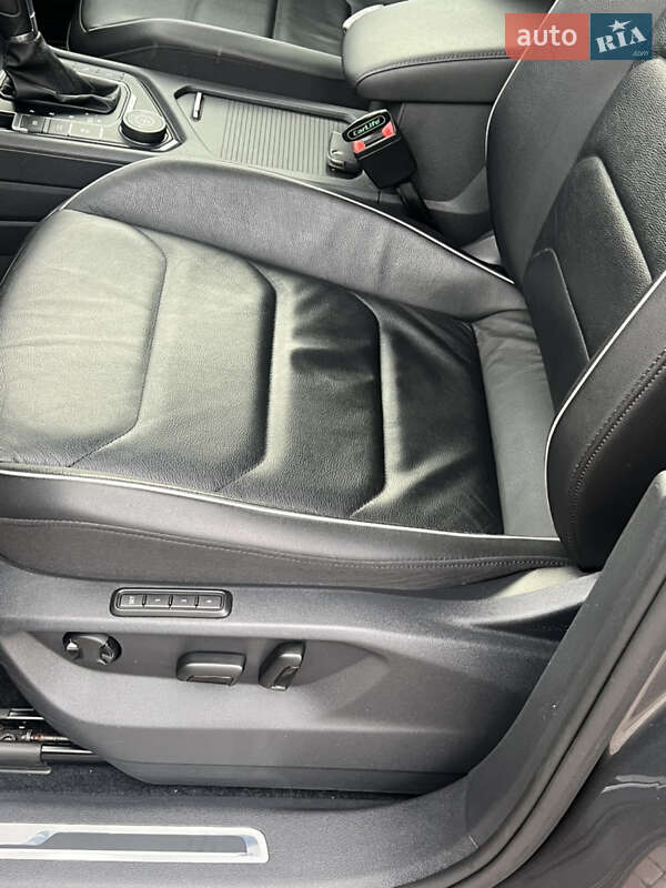 Позашляховик / Кросовер Volkswagen Tiguan 2017 в Чернівцях