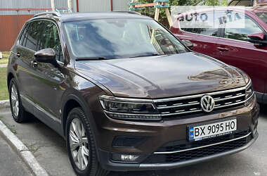 Позашляховик / Кросовер Volkswagen Tiguan 2017 в Києві