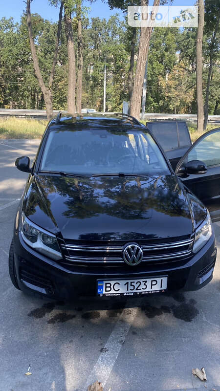 Позашляховик / Кросовер Volkswagen Tiguan 2016 в Києві