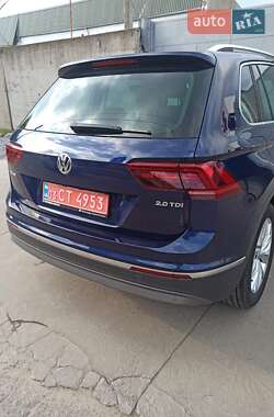 Внедорожник / Кроссовер Volkswagen Tiguan 2018 в 