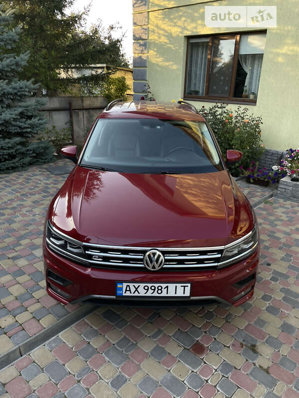 Внедорожник / Кроссовер Volkswagen Tiguan 2018 в Харькове