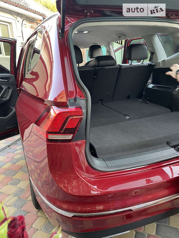 Внедорожник / Кроссовер Volkswagen Tiguan 2018 в Харькове