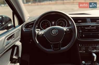 Внедорожник / Кроссовер Volkswagen Tiguan 2021 в 