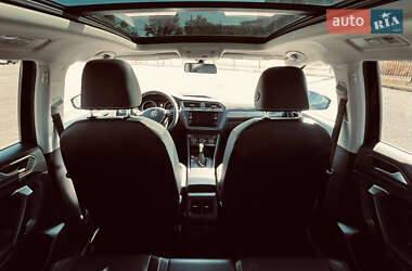 Внедорожник / Кроссовер Volkswagen Tiguan 2021 в 