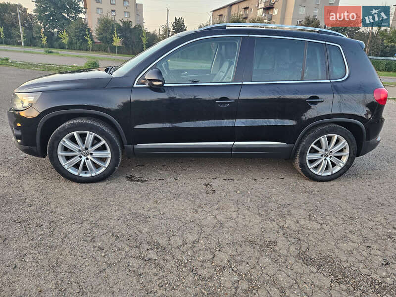 Позашляховик / Кросовер Volkswagen Tiguan 2011 в 