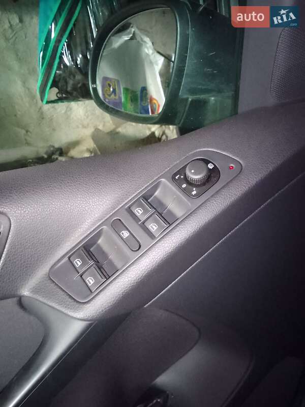 Внедорожник / Кроссовер Volkswagen Tiguan 2015 в Чернухах