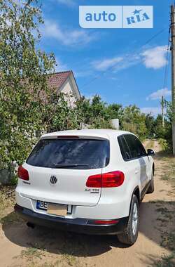 Внедорожник / Кроссовер Volkswagen Tiguan 2013 в 