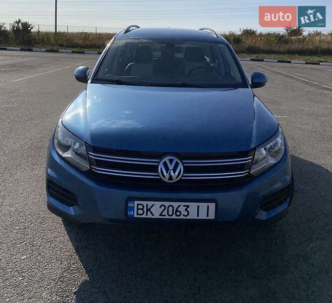 Внедорожник / Кроссовер Volkswagen Tiguan 2017 в Ровно