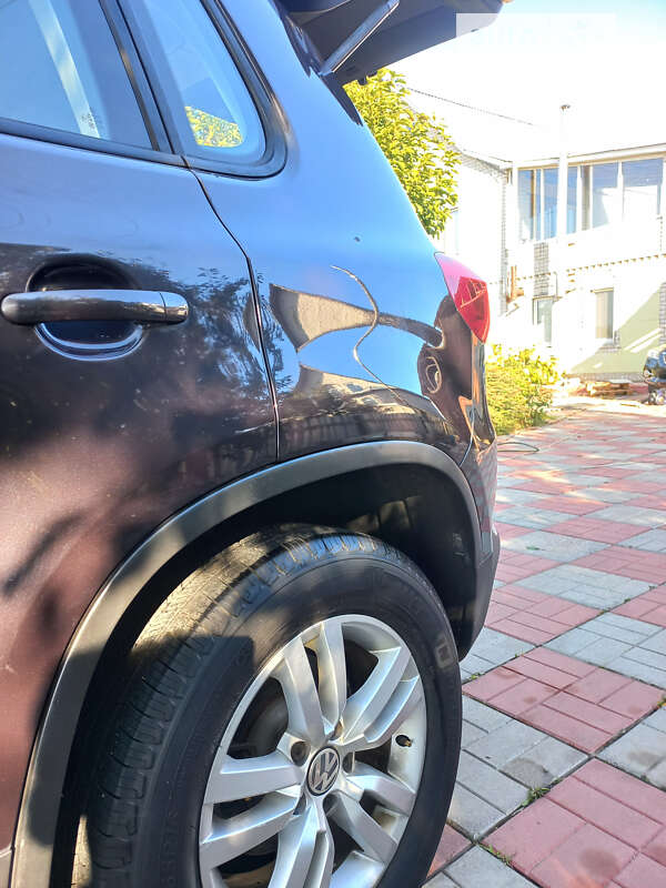 Внедорожник / Кроссовер Volkswagen Tiguan 2015 в Богуславе