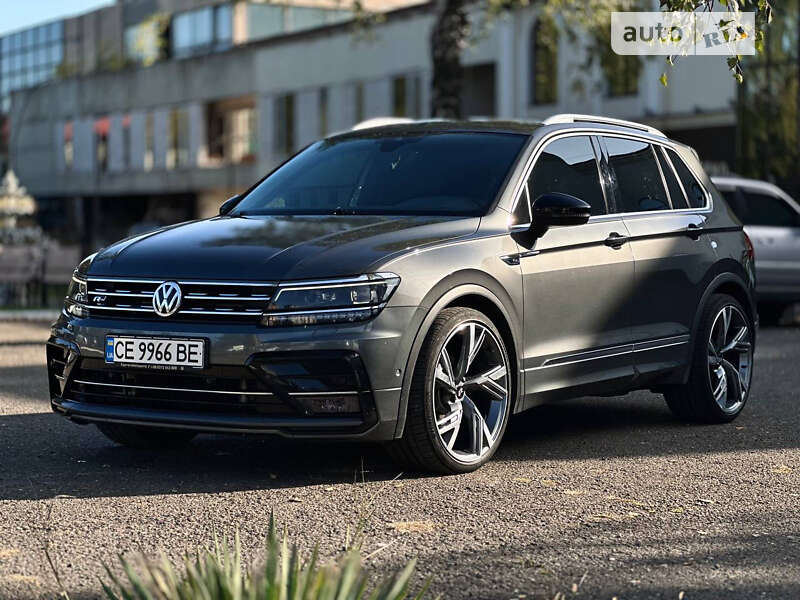 Внедорожник / Кроссовер Volkswagen Tiguan 2017 в Черновцах