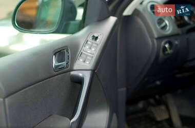Позашляховик / Кросовер Volkswagen Tiguan 2013 в 