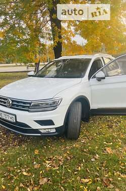 Позашляховик / Кросовер Volkswagen Tiguan 2017 в 