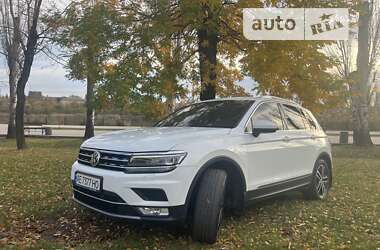 Внедорожник / Кроссовер Volkswagen Tiguan 2017 в Кривом Роге