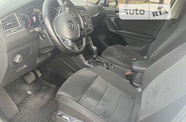 Позашляховик / Кросовер Volkswagen Tiguan 2017 в 