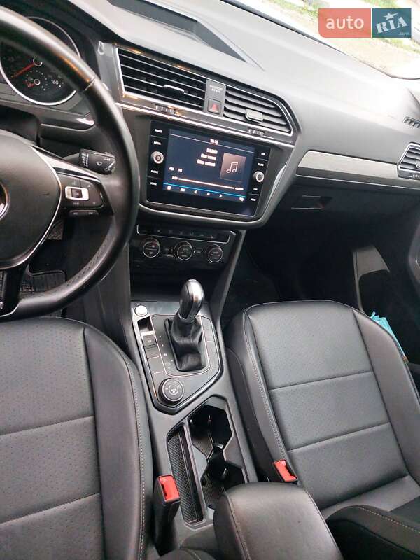 Внедорожник / Кроссовер Volkswagen Tiguan 2018 в Черновцах