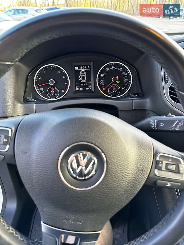 Внедорожник / Кроссовер Volkswagen Tiguan 2016 в Чернигове