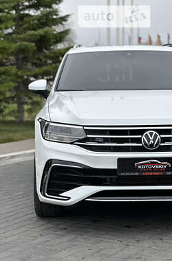 Позашляховик / Кросовер Volkswagen Tiguan 2022 в 
