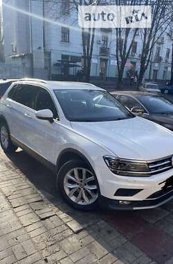 Внедорожник / Кроссовер Volkswagen Tiguan 2018 в Каменском