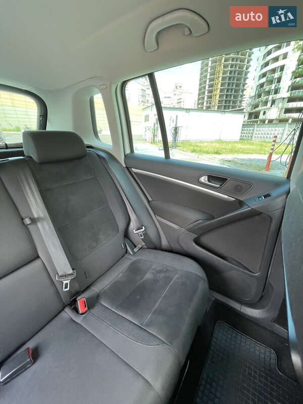Внедорожник / Кроссовер Volkswagen Tiguan 2013 в Киеве
