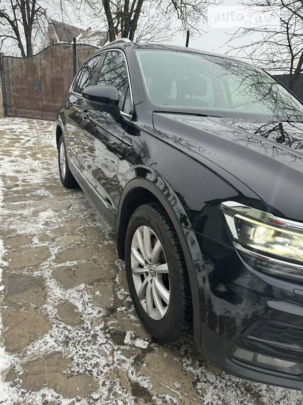 Внедорожник / Кроссовер Volkswagen Tiguan 2018 в 