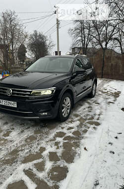 Внедорожник / Кроссовер Volkswagen Tiguan 2018 в 