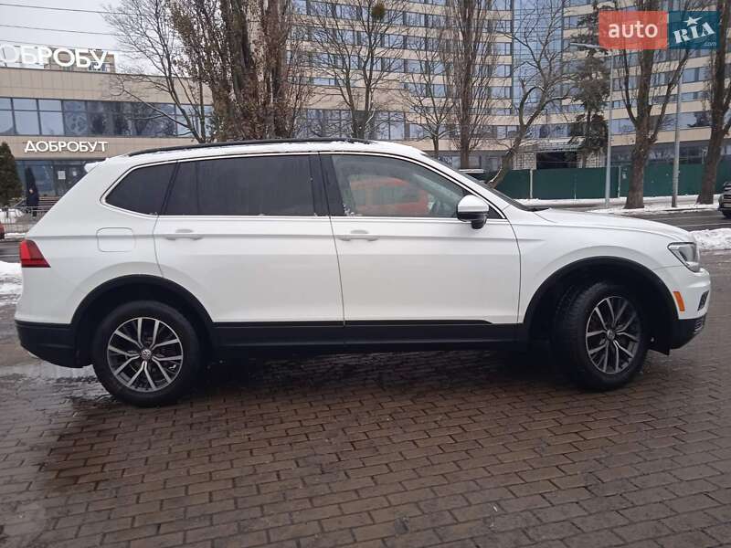 Внедорожник / Кроссовер Volkswagen Tiguan 2018 в Киеве