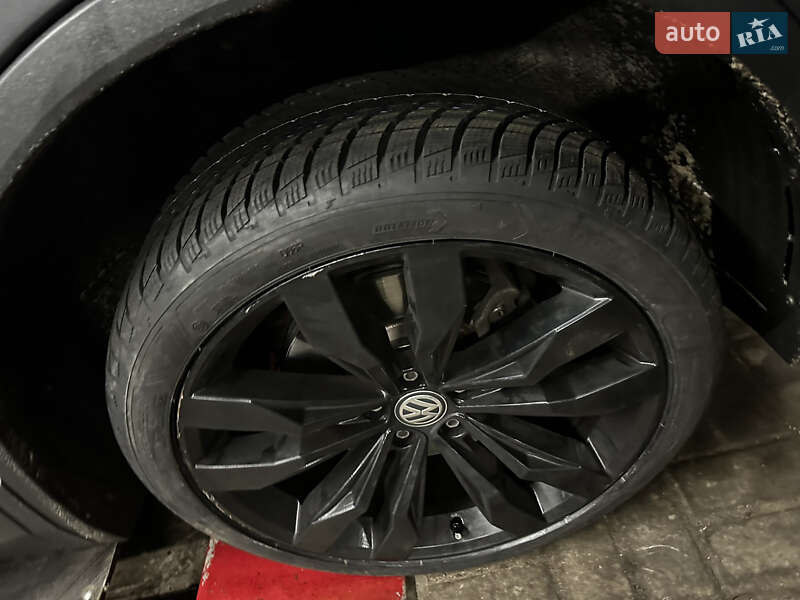 Внедорожник / Кроссовер Volkswagen Tiguan 2020 в Запорожье