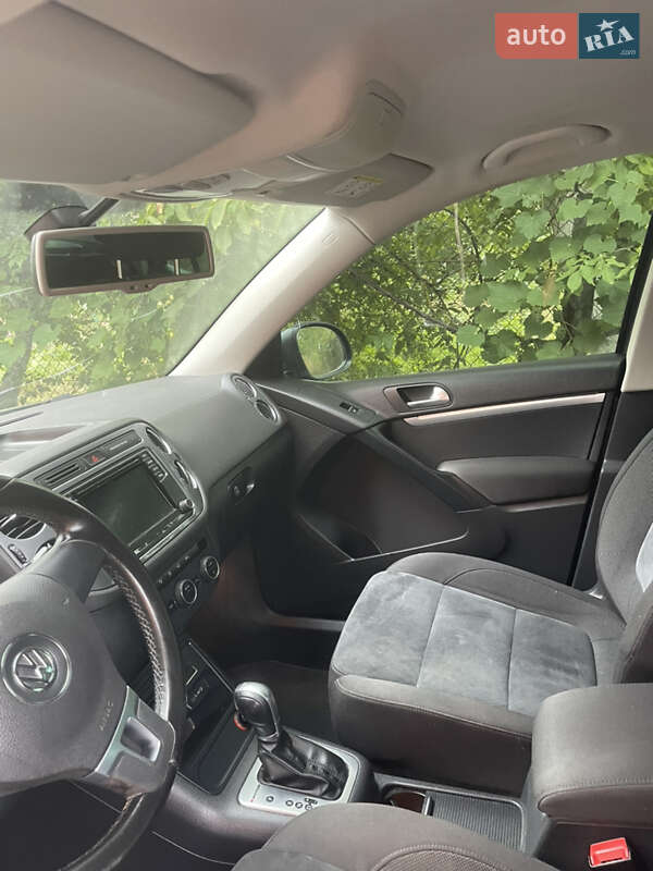 Внедорожник / Кроссовер Volkswagen Tiguan 2015 в Киеве