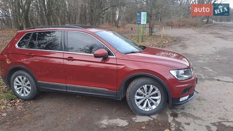 Внедорожник / Кроссовер Volkswagen Tiguan 2016 в Львове